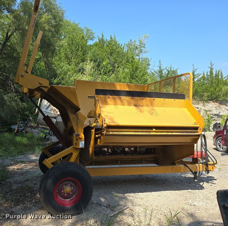 image for item DQ4503 2007 Duratech Haybuster 2650 bale processor