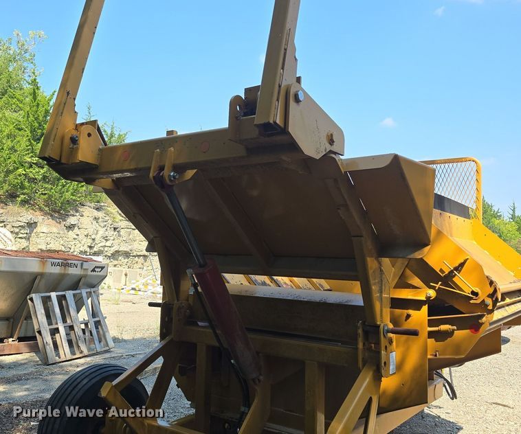 image for item DQ4503 2007 Duratech Haybuster 2650 bale processor