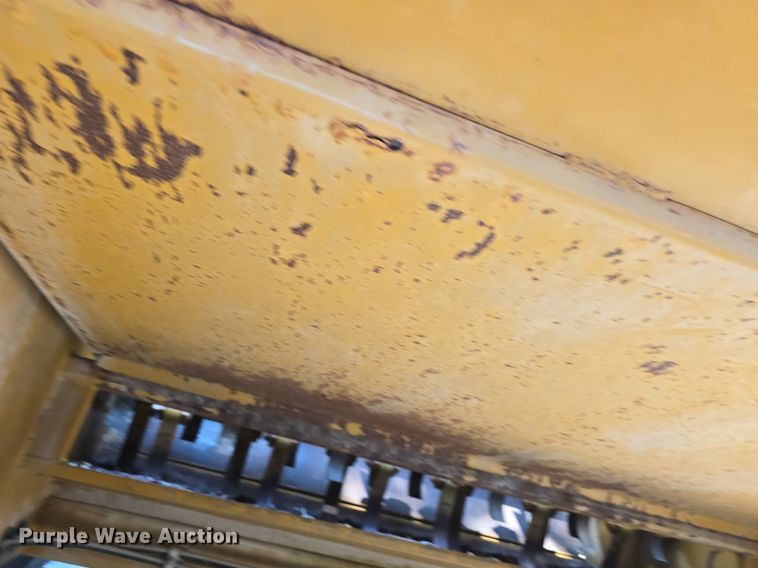 image for item DQ4503 2007 Duratech Haybuster 2650 bale processor