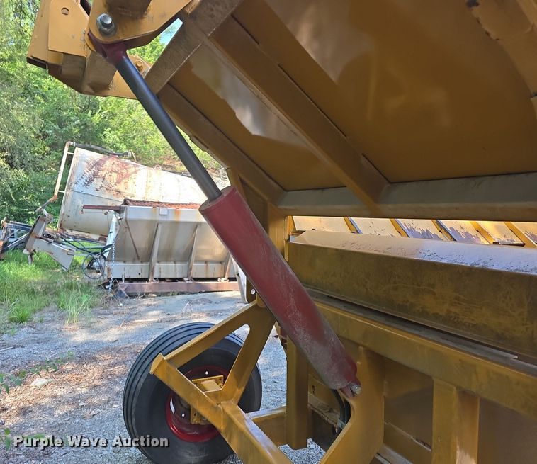 image for item DQ4503 2007 Duratech Haybuster 2650 bale processor