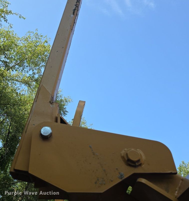 image for item DQ4503 2007 Duratech Haybuster 2650 bale processor