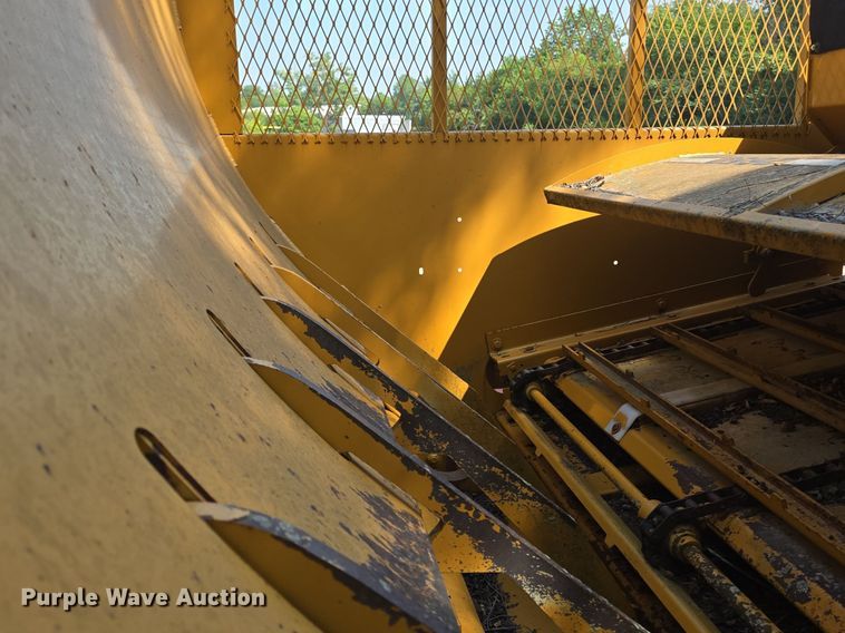 image for item DQ4503 2007 Duratech Haybuster 2650 bale processor