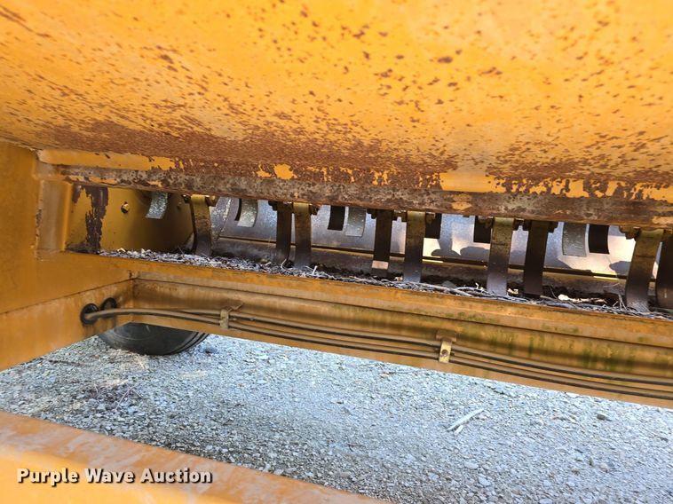 image for item DQ4503 2007 Duratech Haybuster 2650 bale processor