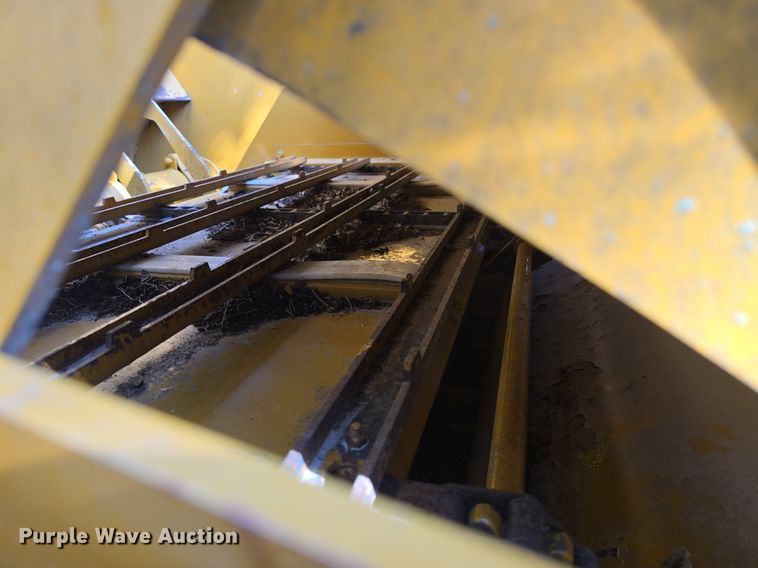 image for item DQ4503 2007 Duratech Haybuster 2650 bale processor