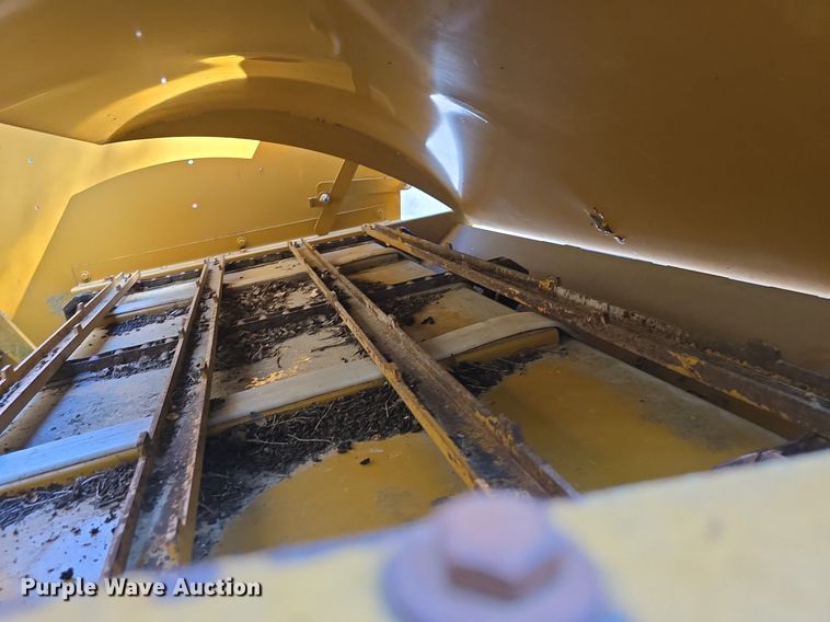 image for item DQ4503 2007 Duratech Haybuster 2650 bale processor