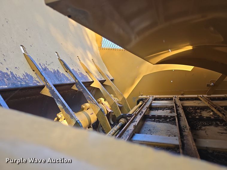 image for item DQ4503 2007 Duratech Haybuster 2650 bale processor