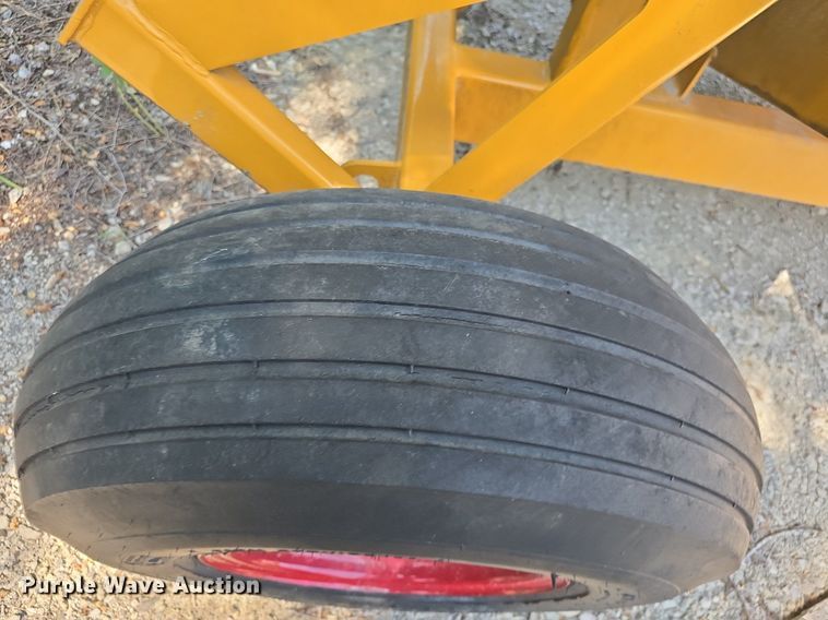 image for item DQ4503 2007 Duratech Haybuster 2650 bale processor