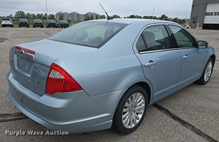 image for item DQ4529 2011 Ford Fusion Hybrid 