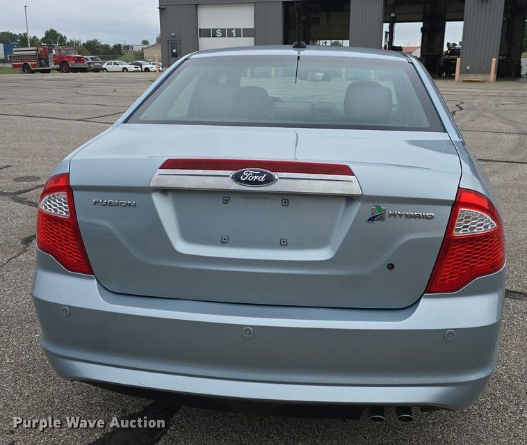 image for item DQ4529 2011 Ford Fusion Hybrid 