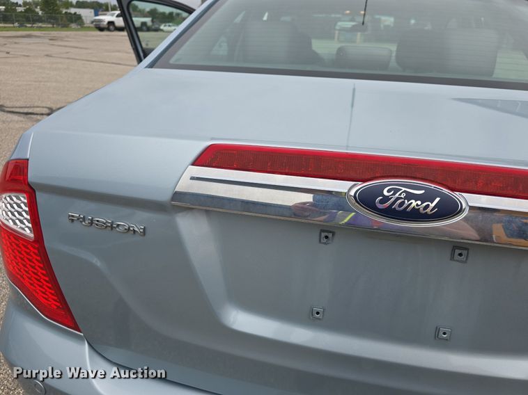 image for item DQ4529 2011 Ford Fusion Hybrid 