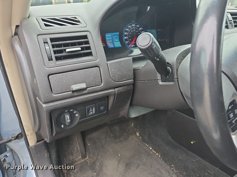image for item DQ4529 2011 Ford Fusion Hybrid 