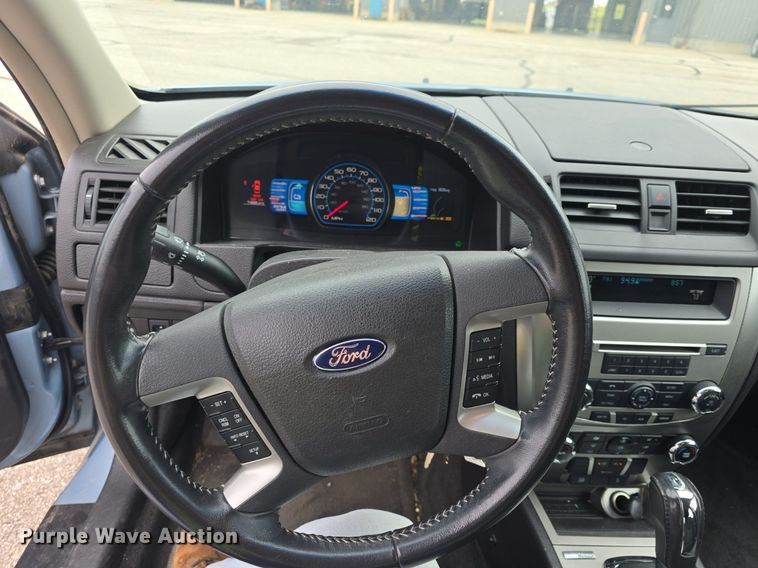 image for item DQ4529 2011 Ford Fusion Hybrid 