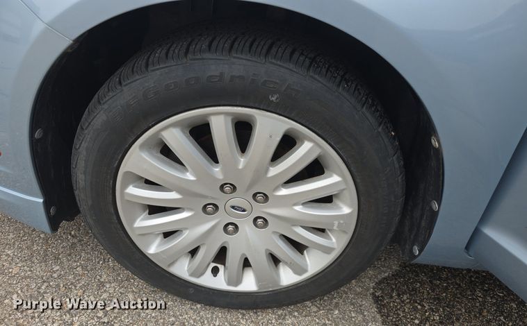 image for item DQ4529 2011 Ford Fusion Hybrid 