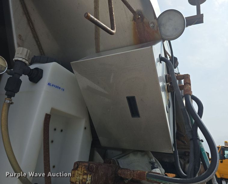 image for item DQ4541 2014 International WorkStar 7500 dump truck