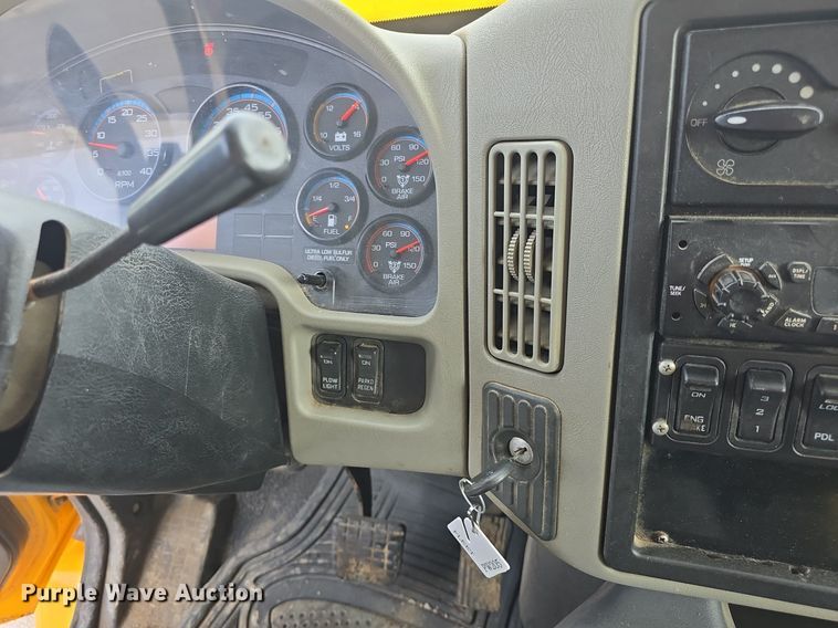 image for item DQ4541 2014 International WorkStar 7500 dump truck