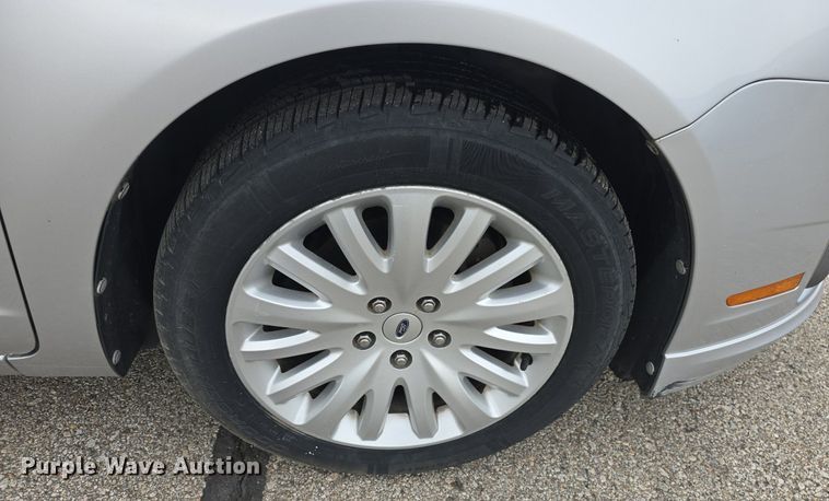 image for item DQ4542 2011 Ford Fusion Hybrid 