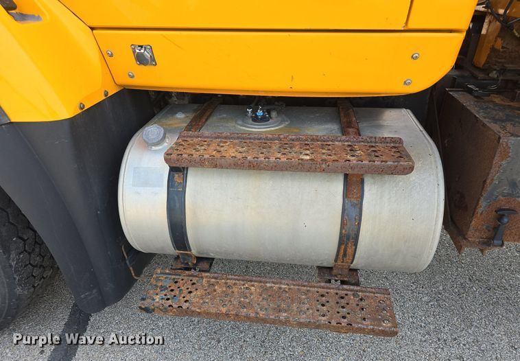 image for item DQ4543 2013 International WorkStar 7500 dump truck