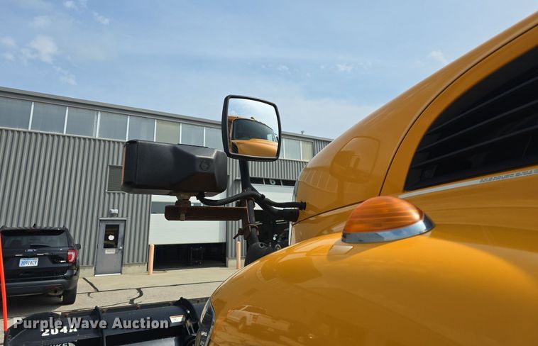 image for item DQ4543 2013 International WorkStar 7500 dump truck