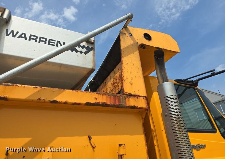 image for item DQ4543 2013 International WorkStar 7500 dump truck