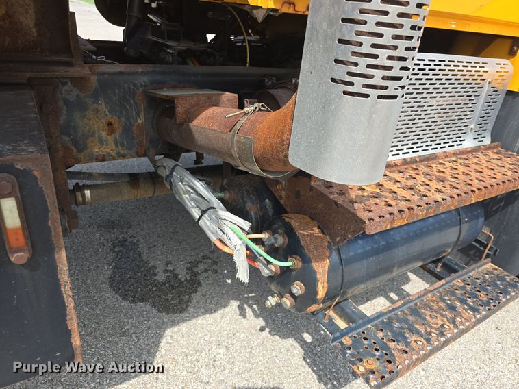 image for item DQ4543 2013 International WorkStar 7500 dump truck