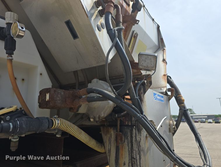 image for item DQ4543 2013 International WorkStar 7500 dump truck