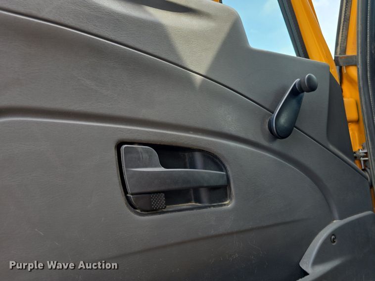 image for item DQ4543 2013 International WorkStar 7500 dump truck