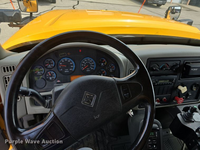 image for item DQ4543 2013 International WorkStar 7500 dump truck