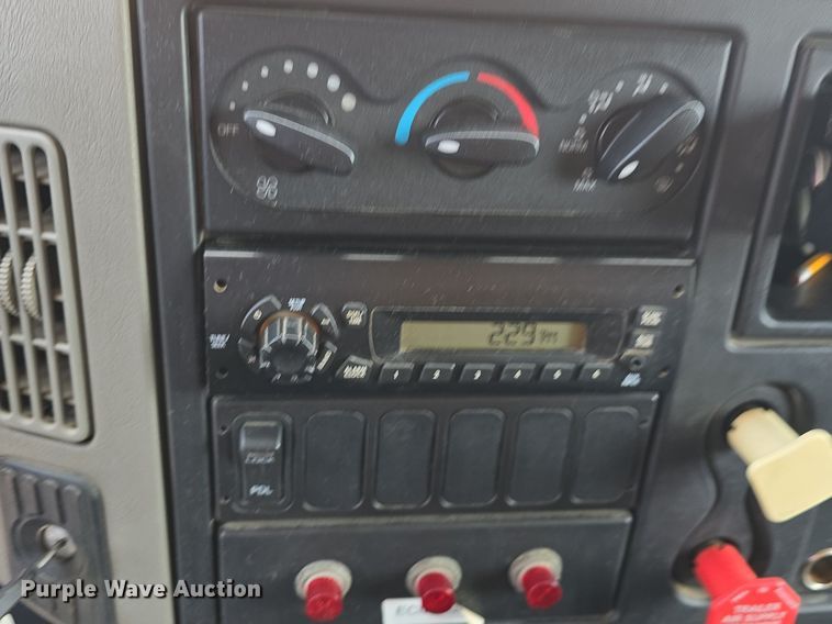 image for item DQ4543 2013 International WorkStar 7500 dump truck