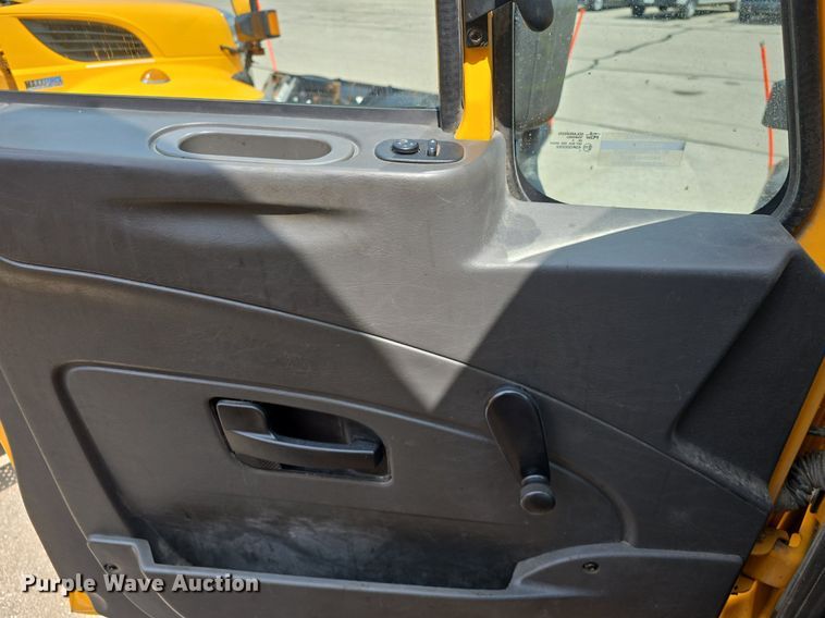 image for item DQ4544 2014 International  WorkStar 7500 dump truck