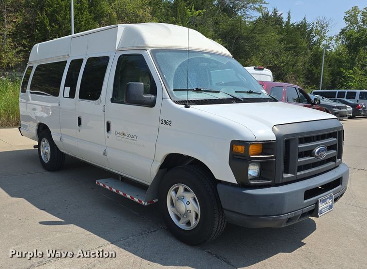 image for item DQ5130 2014 Ford E250 Super Duty handicap accessible van