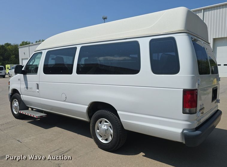 image for item DQ5130 2014 Ford E250 Super Duty handicap accessible van