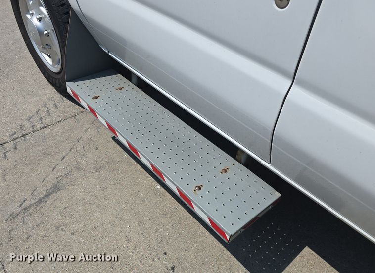image for item DQ5130 2014 Ford E250 Super Duty handicap accessible van