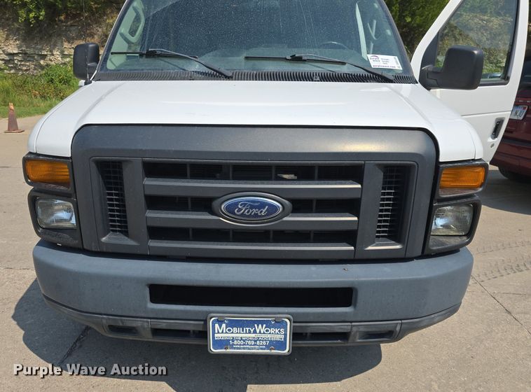image for item DQ5130 2014 Ford E250 Super Duty handicap accessible van