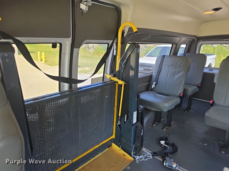 image for item DQ5130 2014 Ford E250 Super Duty handicap accessible van