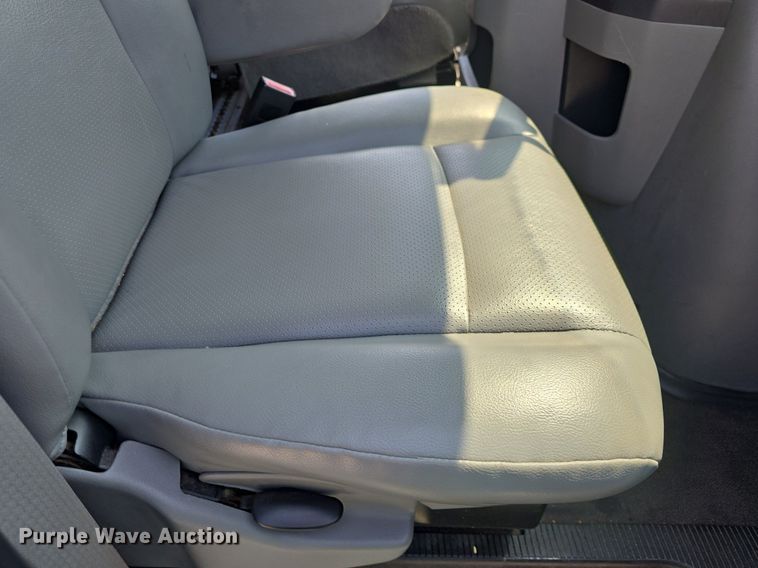 image for item DQ5130 2014 Ford E250 Super Duty handicap accessible van