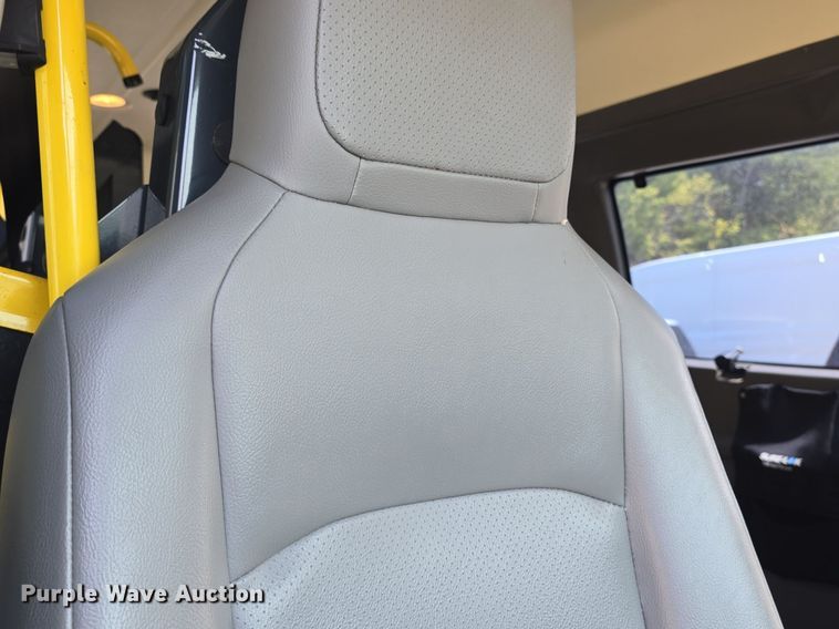 image for item DQ5130 2014 Ford E250 Super Duty handicap accessible van