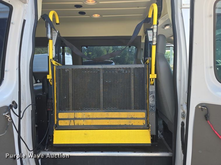 image for item DQ5130 2014 Ford E250 Super Duty handicap accessible van