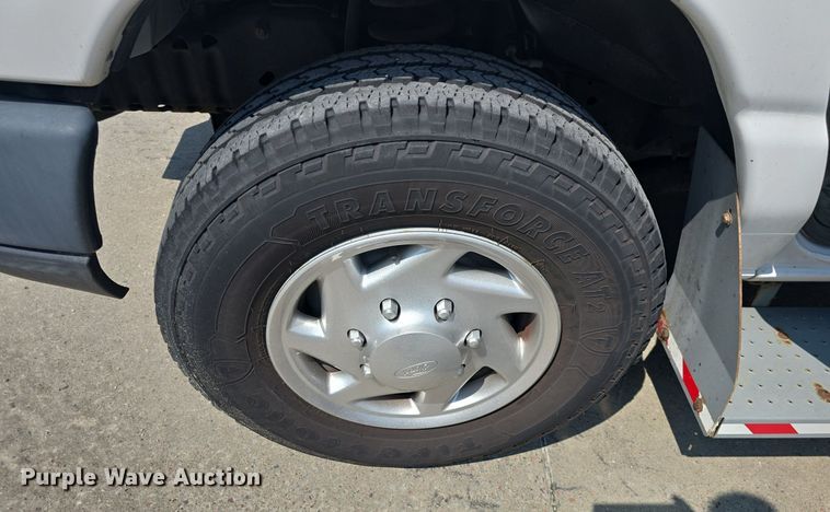 image for item DQ5130 2014 Ford E250 Super Duty handicap accessible van