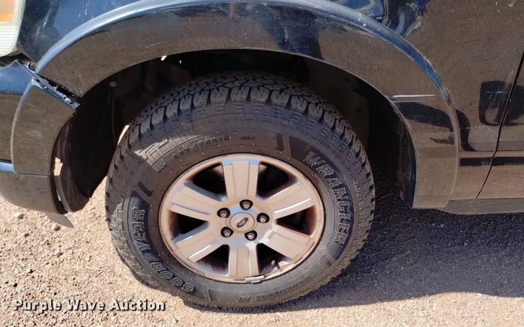 image for item DQ6152 2010 Ford  Explorer SUV