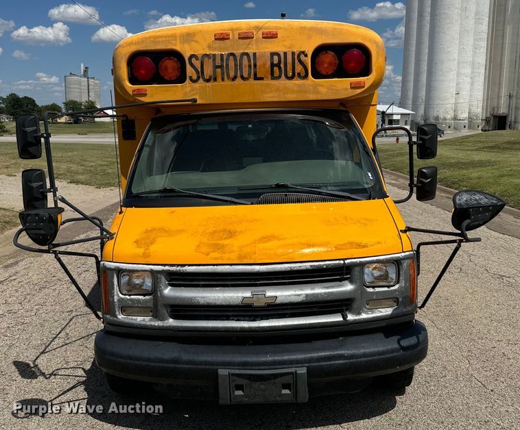 image for item DQ6834 2001 Chevrolet High Cube Express school bus