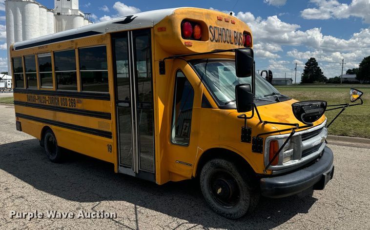 image for item DQ6834 2001 Chevrolet High Cube Express school bus