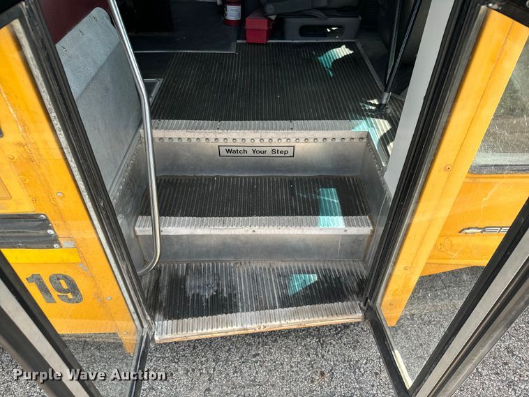 image for item DQ6834 2001 Chevrolet High Cube Express school bus