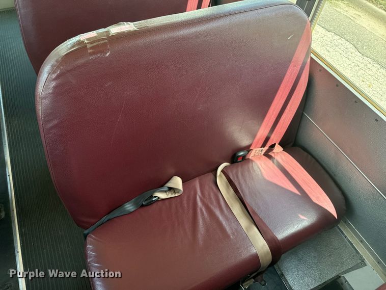 image for item DQ6834 2001 Chevrolet High Cube Express school bus