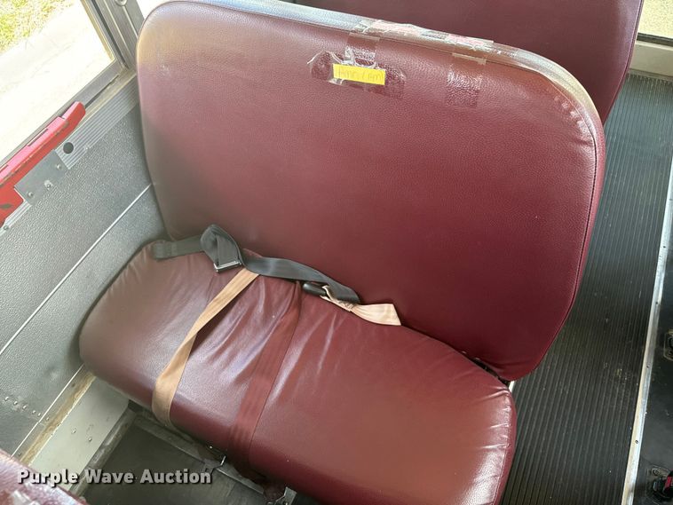 image for item DQ6834 2001 Chevrolet High Cube Express school bus