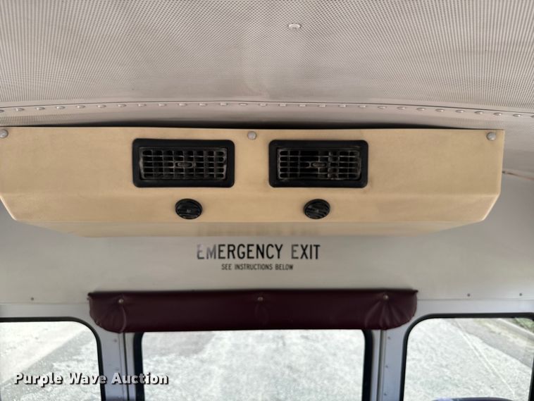 image for item DQ6834 2001 Chevrolet High Cube Express school bus