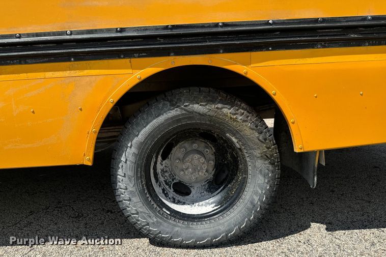 image for item DQ6834 2001 Chevrolet High Cube Express school bus