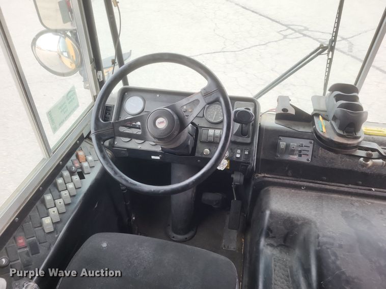 image for item DR4943 2006 Thomas  school bus