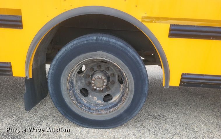 image for item DR4943 2006 Thomas  school bus