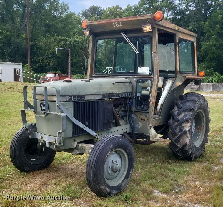 image for item DR4944 John Deere  2555 tractor