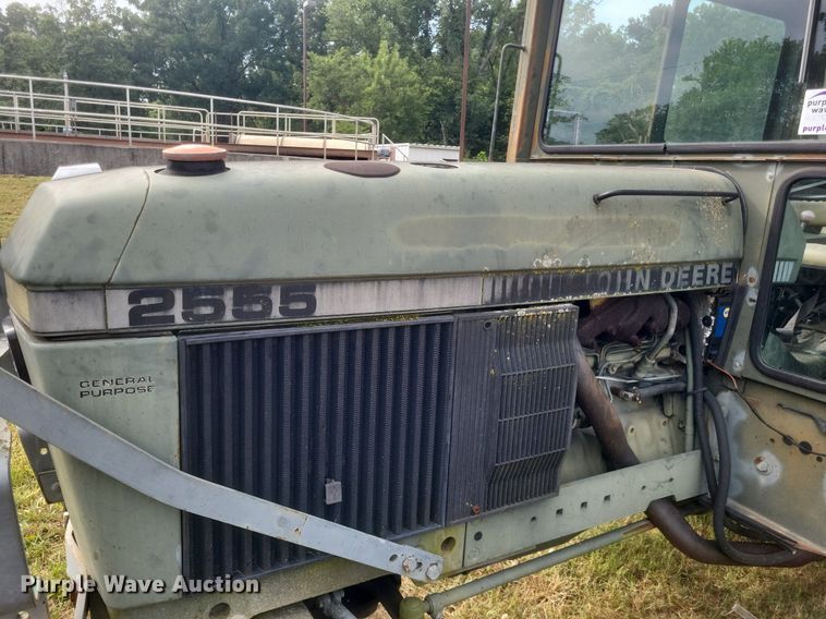 image for item DR4944 John Deere  2555 tractor